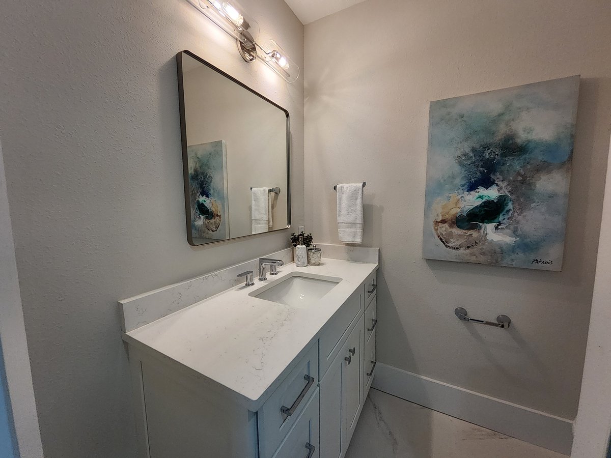 Madeira Beach Townhome bathroom